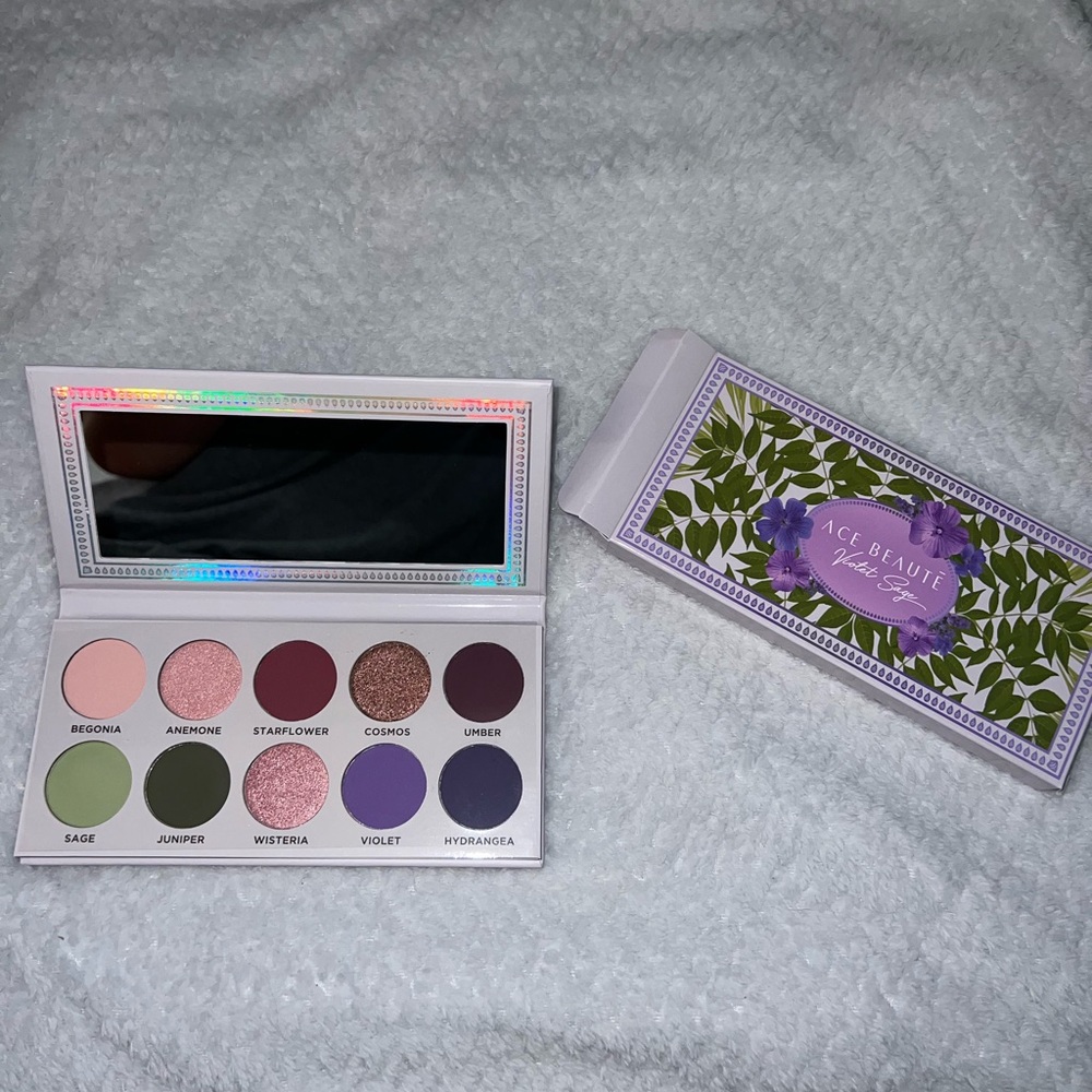 Eyeshadow palette